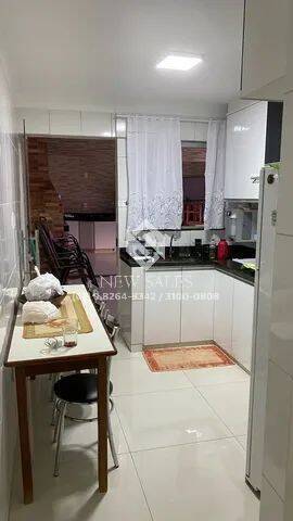 Casa à venda com 3 quartos, 150m² - Foto 2