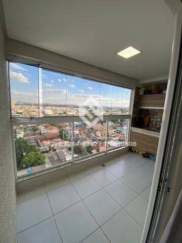 Apartamento à venda com 2 quartos, 70m² - Foto 2