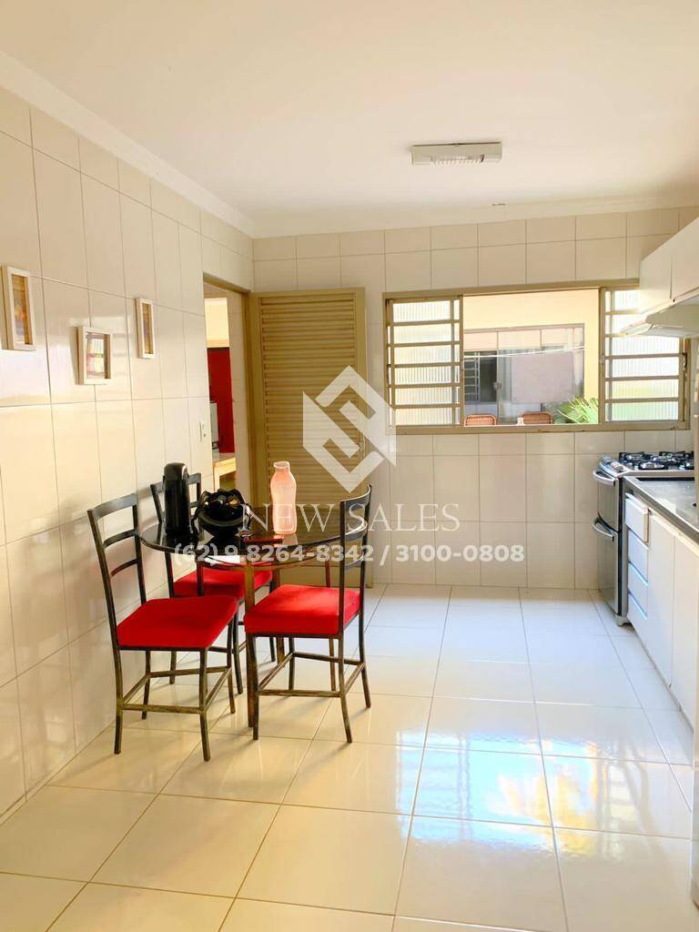 Sobrado à venda com 5 quartos, 180m² - Foto 3