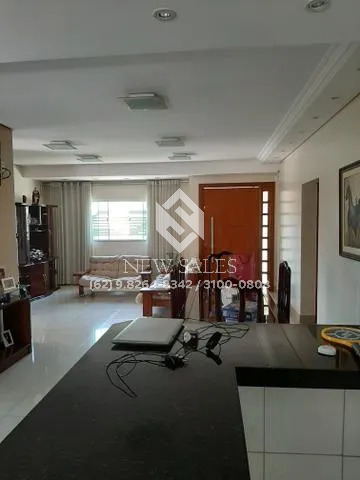 Casa à venda com 4 quartos, 630m² - Foto 1