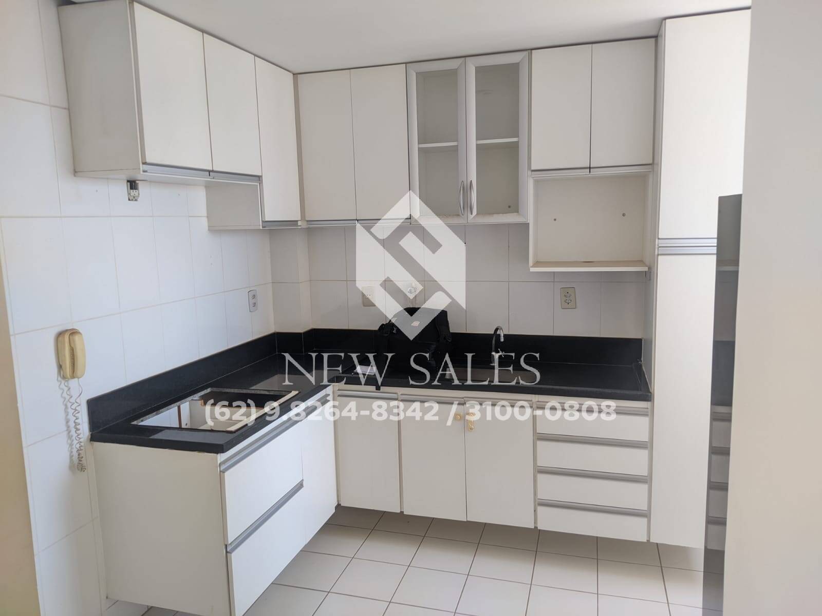 Apartamento à venda com 3 quartos, 75m² - Foto 1