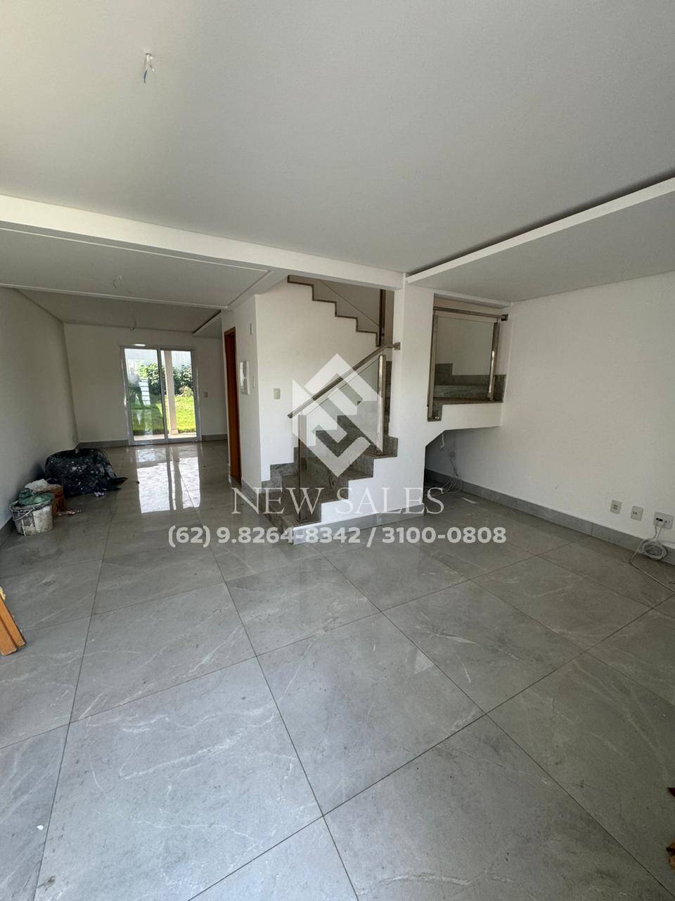 Casa à venda com 3 quartos, 176m² - Foto 2