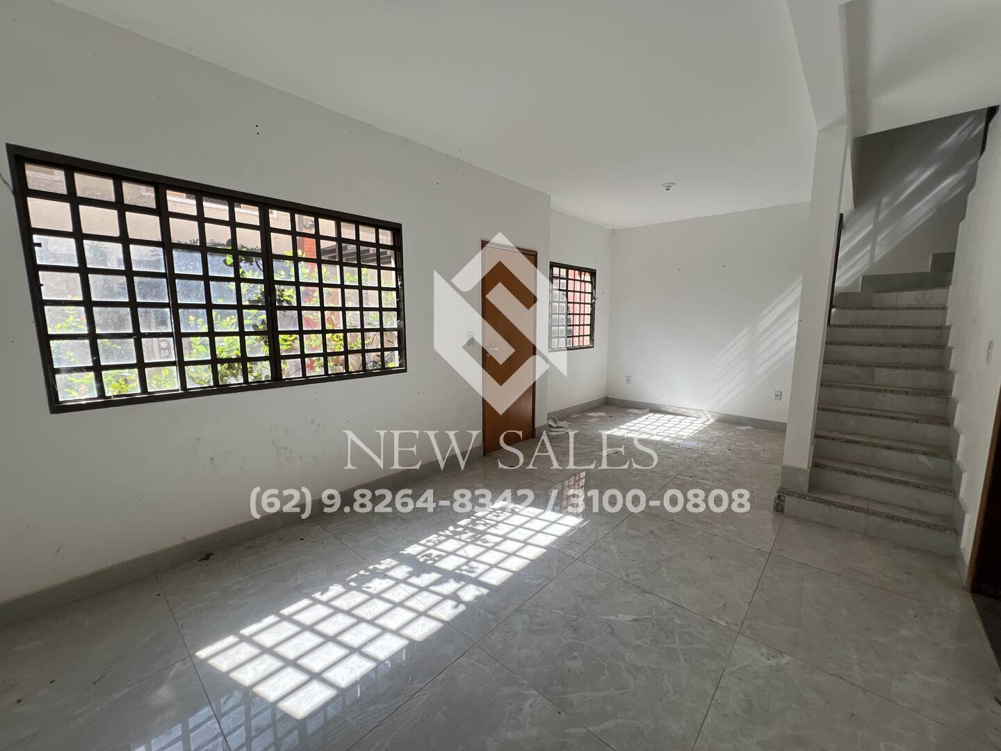 Casa à venda com 3 quartos, 113m² - Foto 2