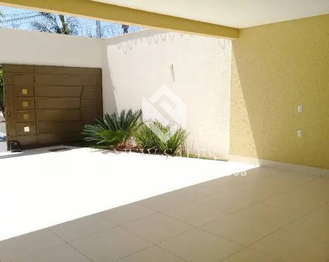 Casa à venda com 3 quartos, 150m² - Foto 2