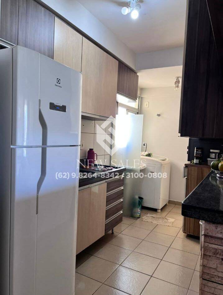 Apartamento à venda com 3 quartos, 76m² - Foto 2