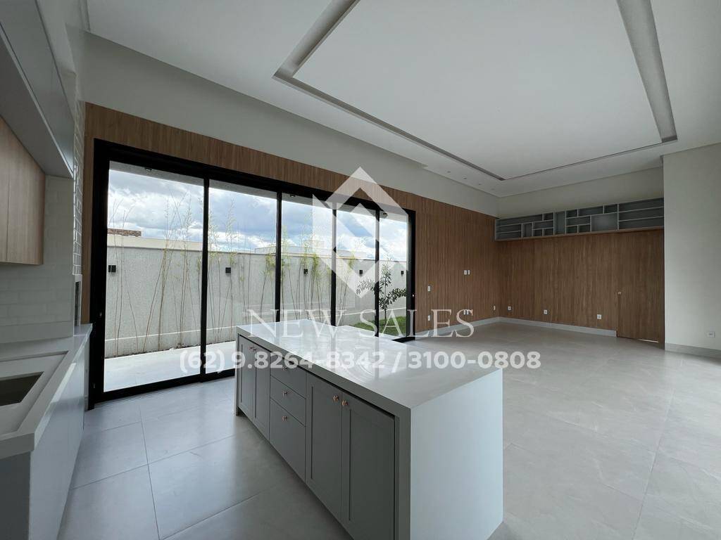 Casa à venda com 3 quartos, 149m² - Foto 2