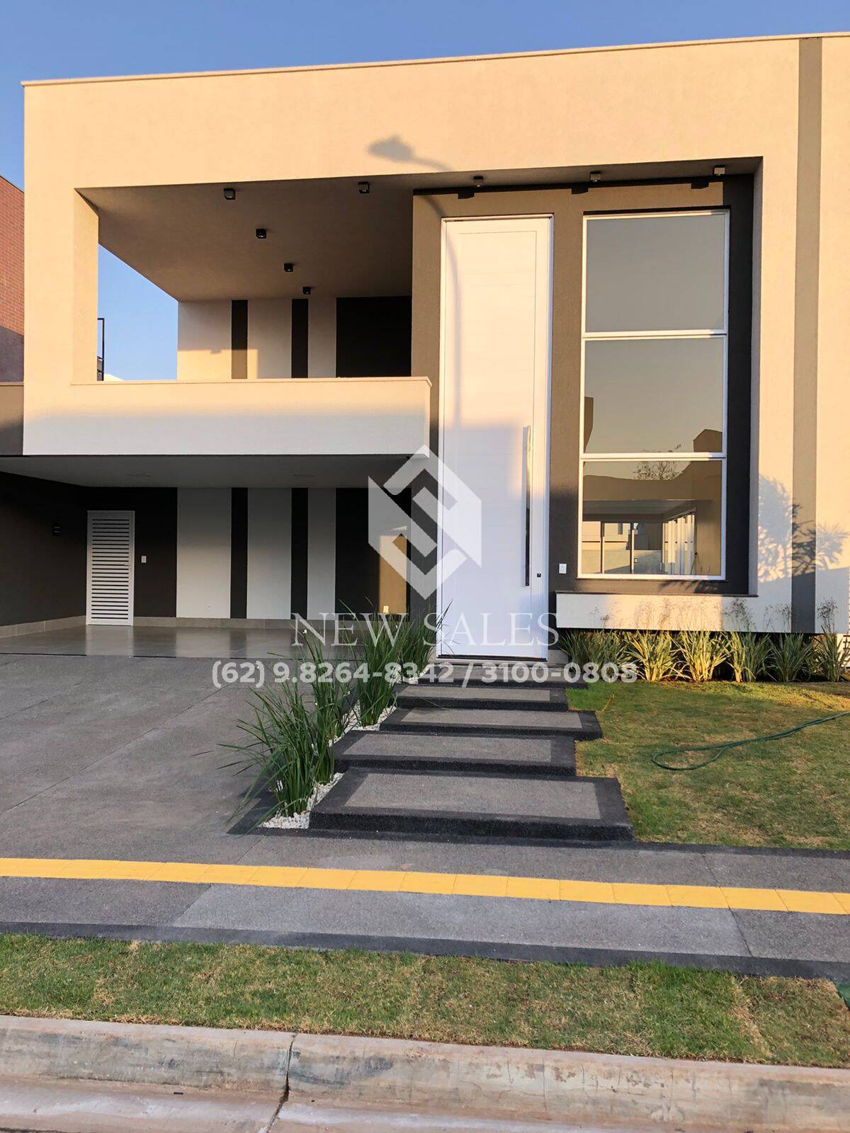 Casa à venda com 4 quartos, 212m² - Foto 2