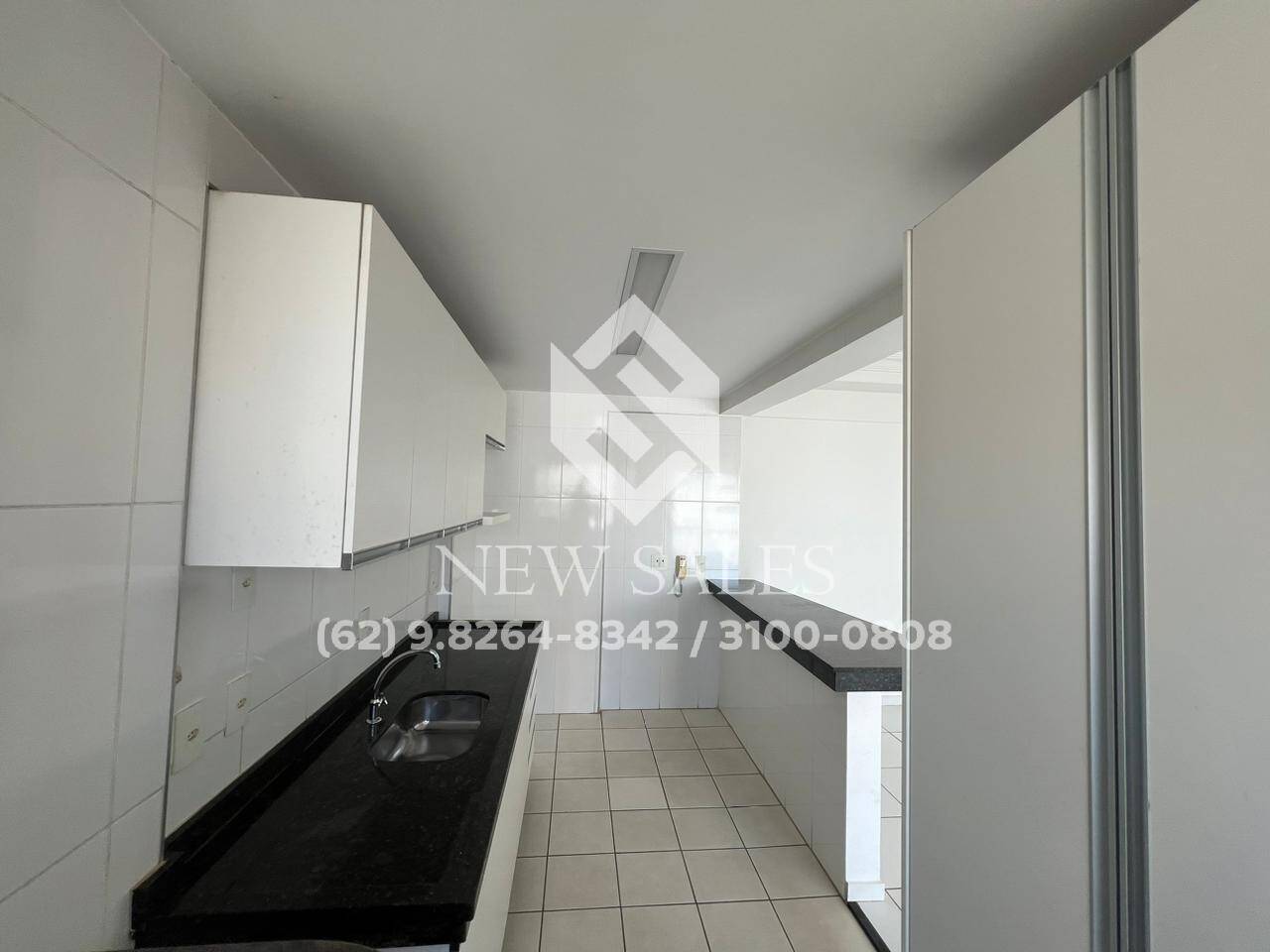 Apartamento à venda com 2 quartos, 66m² - Foto 2