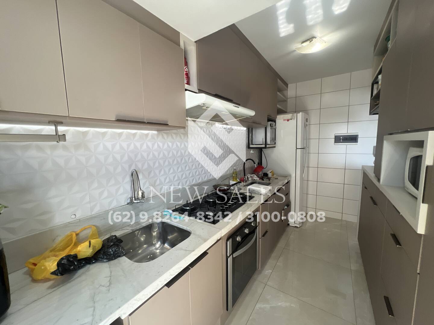 Apartamento à venda com 3 quartos, 73m² - Foto 2