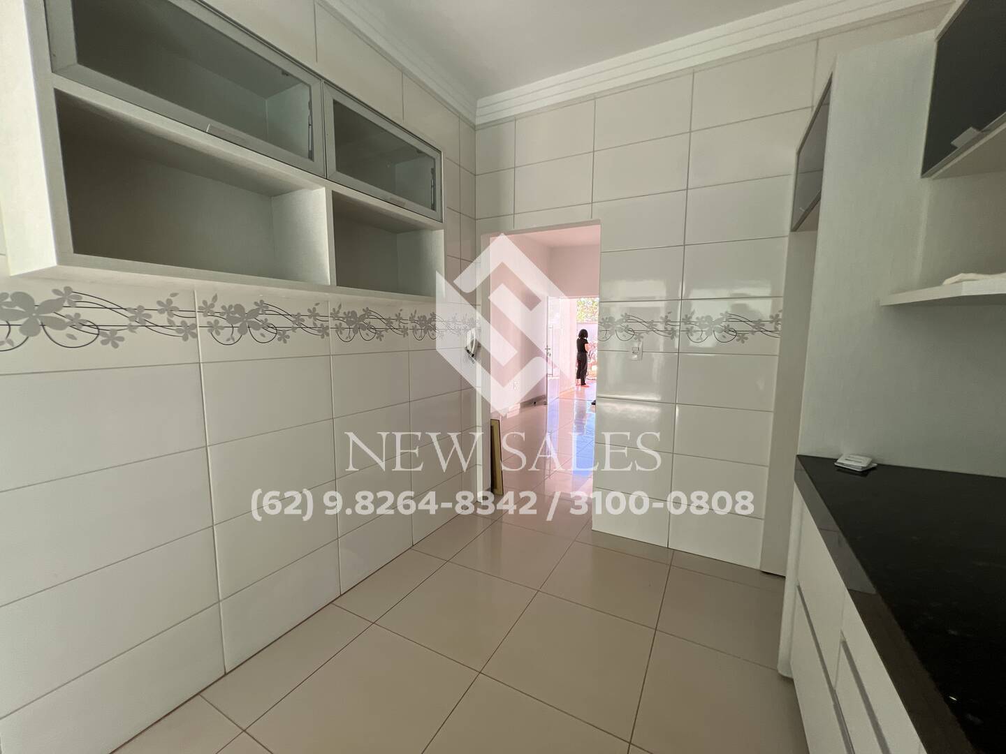 Casa à venda com 3 quartos, 190m² - Foto 2