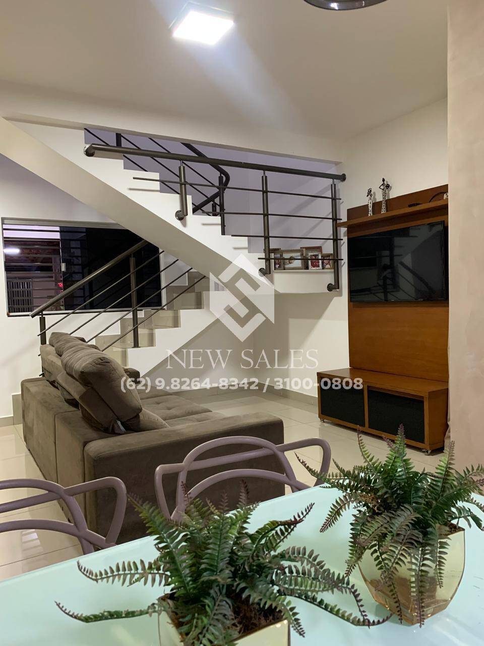 Casa à venda com 3 quartos, 103m² - Foto 1