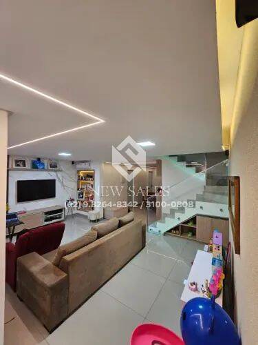 Casa à venda com 3 quartos, 140m² - Foto 1