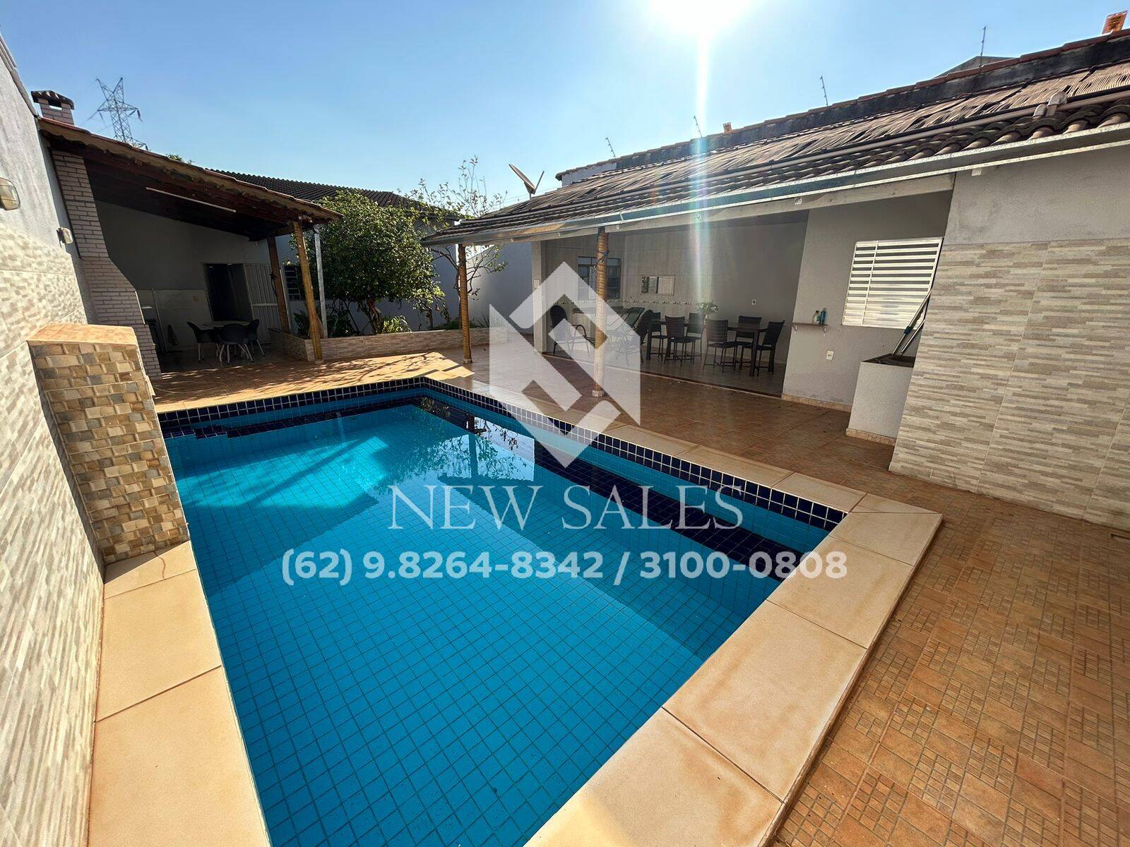 Casa à venda com 4 quartos, 280m² - Foto 2