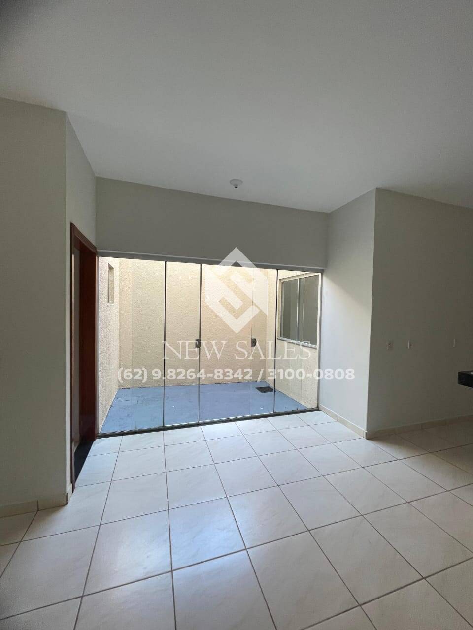 Casa à venda com 3 quartos, 105m² - Foto 2