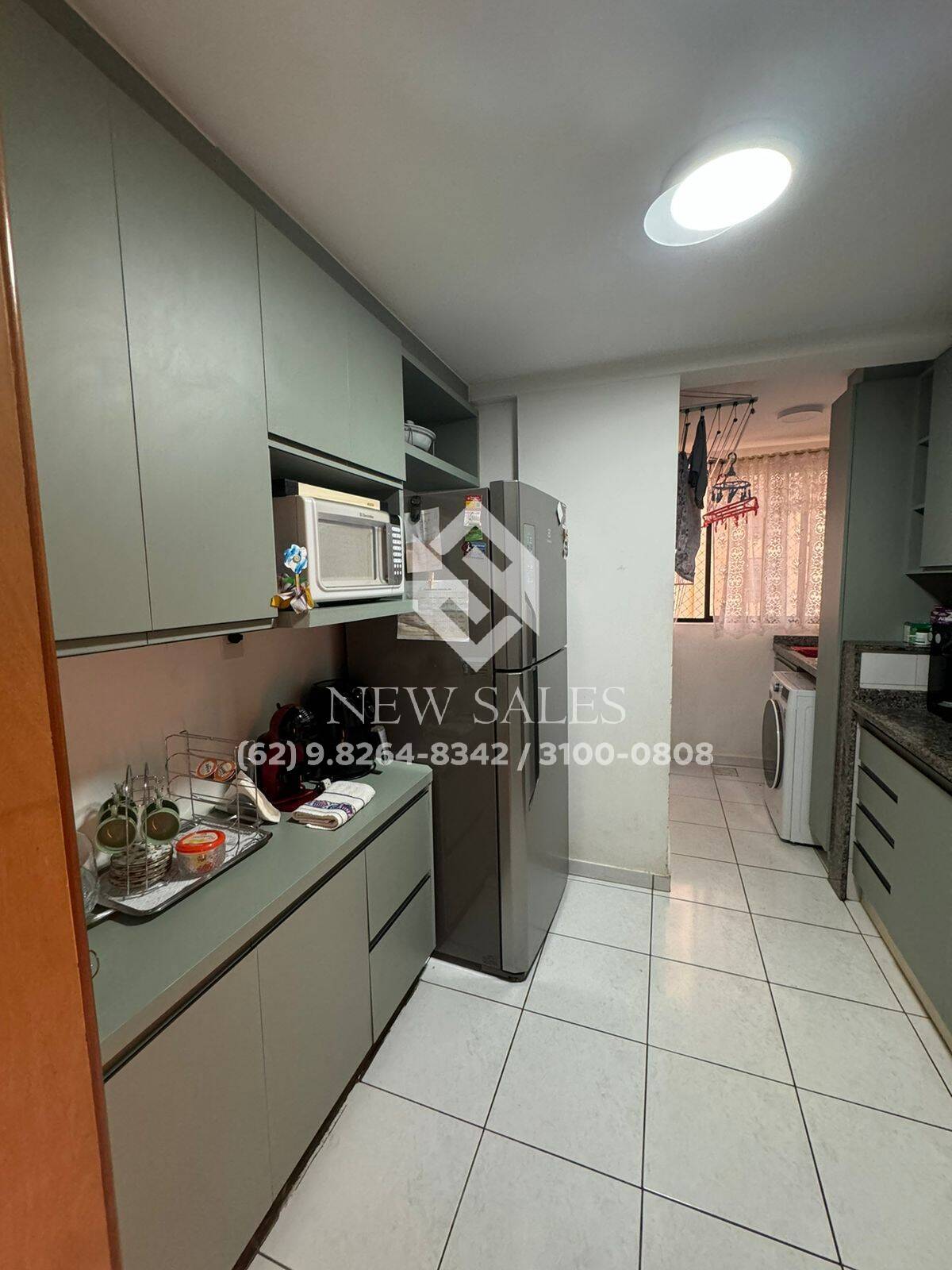 Apartamento à venda com 3 quartos, 75m² - Foto 2