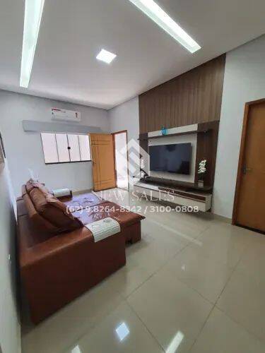 Casa à venda com 3 quartos, 182m² - Foto 1